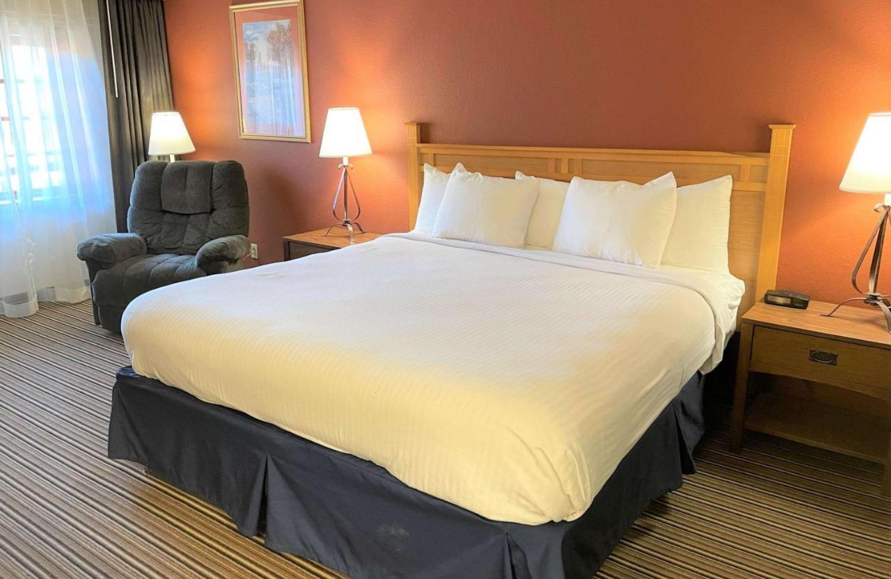 Crossroads Hotel & Event Center Fort Dodge Buitenkant foto