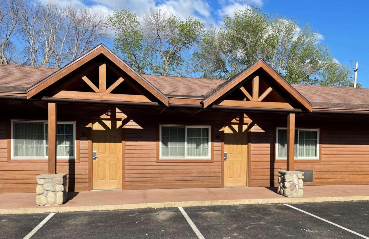Crossroads Hotel & Event Center Fort Dodge Buitenkant foto