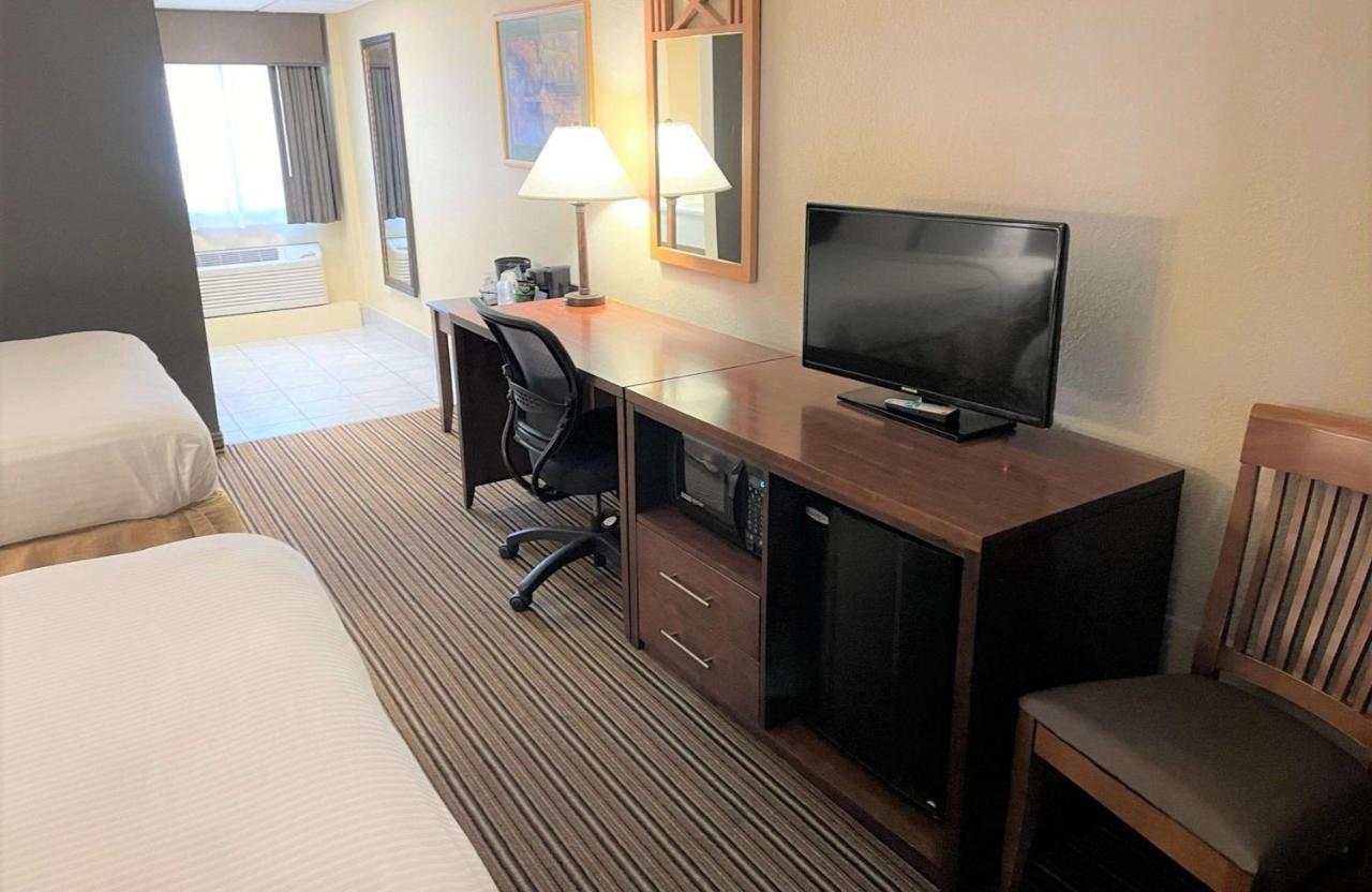 Crossroads Hotel & Event Center Fort Dodge Buitenkant foto