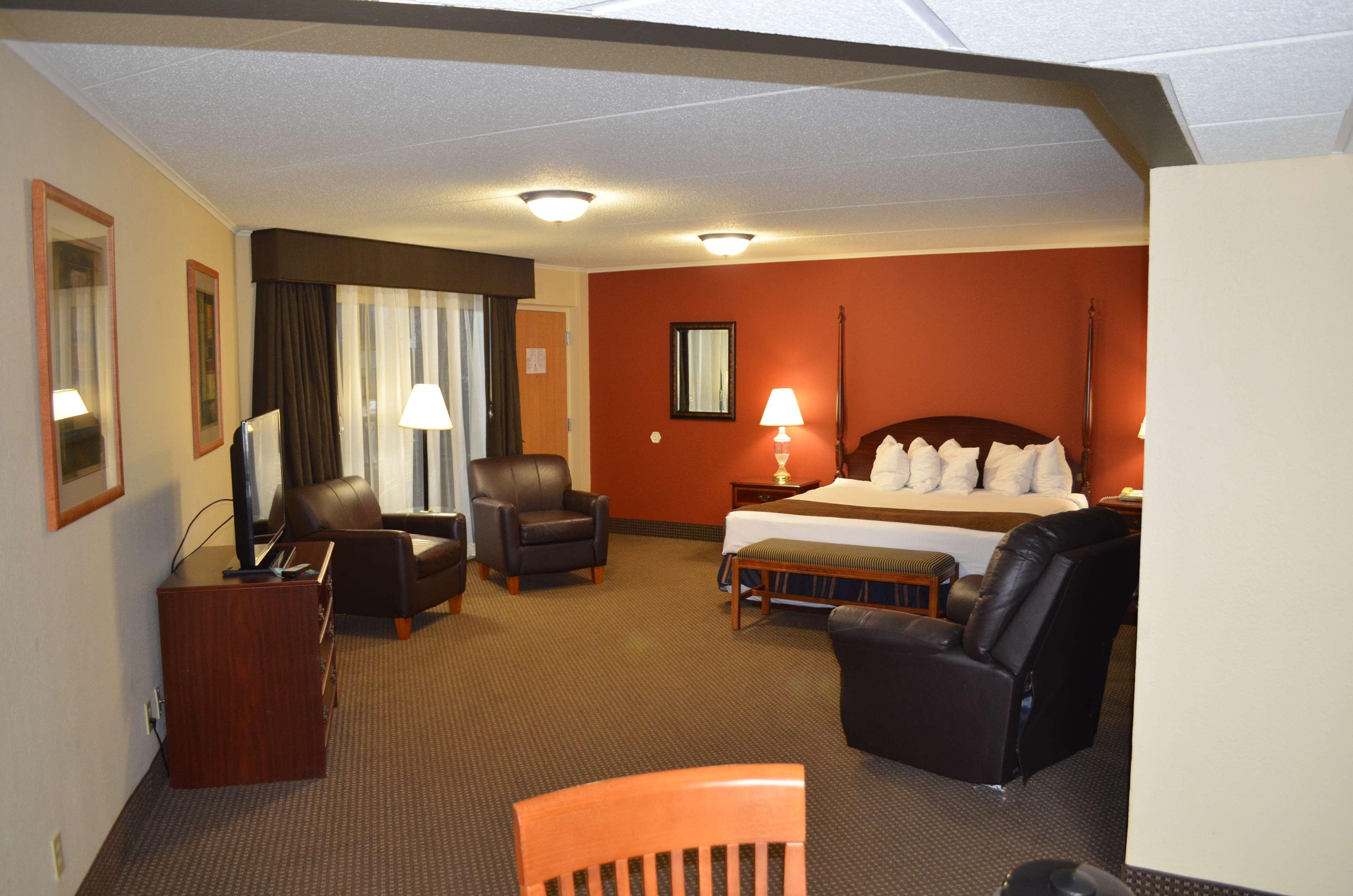 Crossroads Hotel & Event Center Fort Dodge Buitenkant foto
