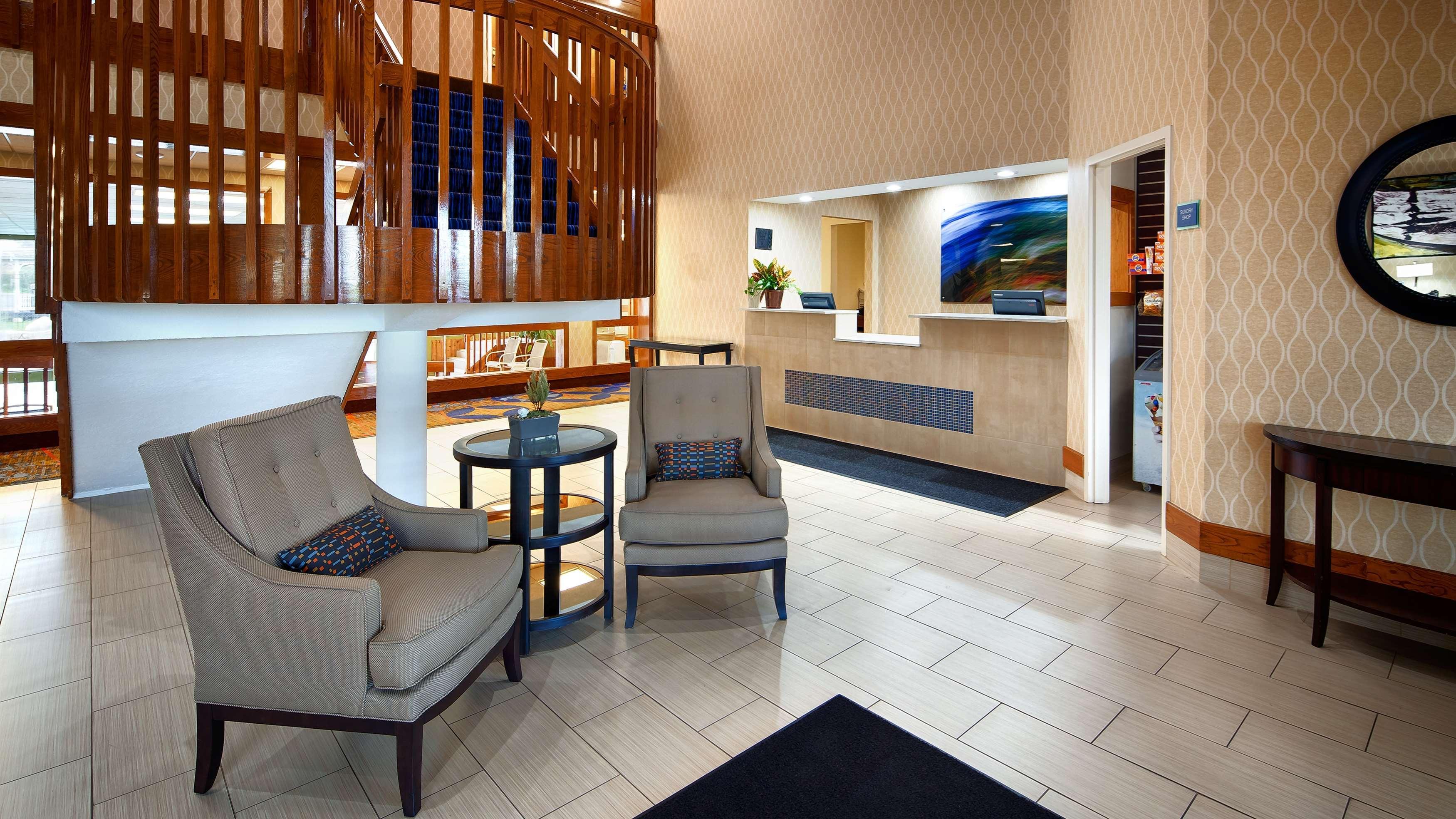 Crossroads Hotel & Event Center Fort Dodge Buitenkant foto