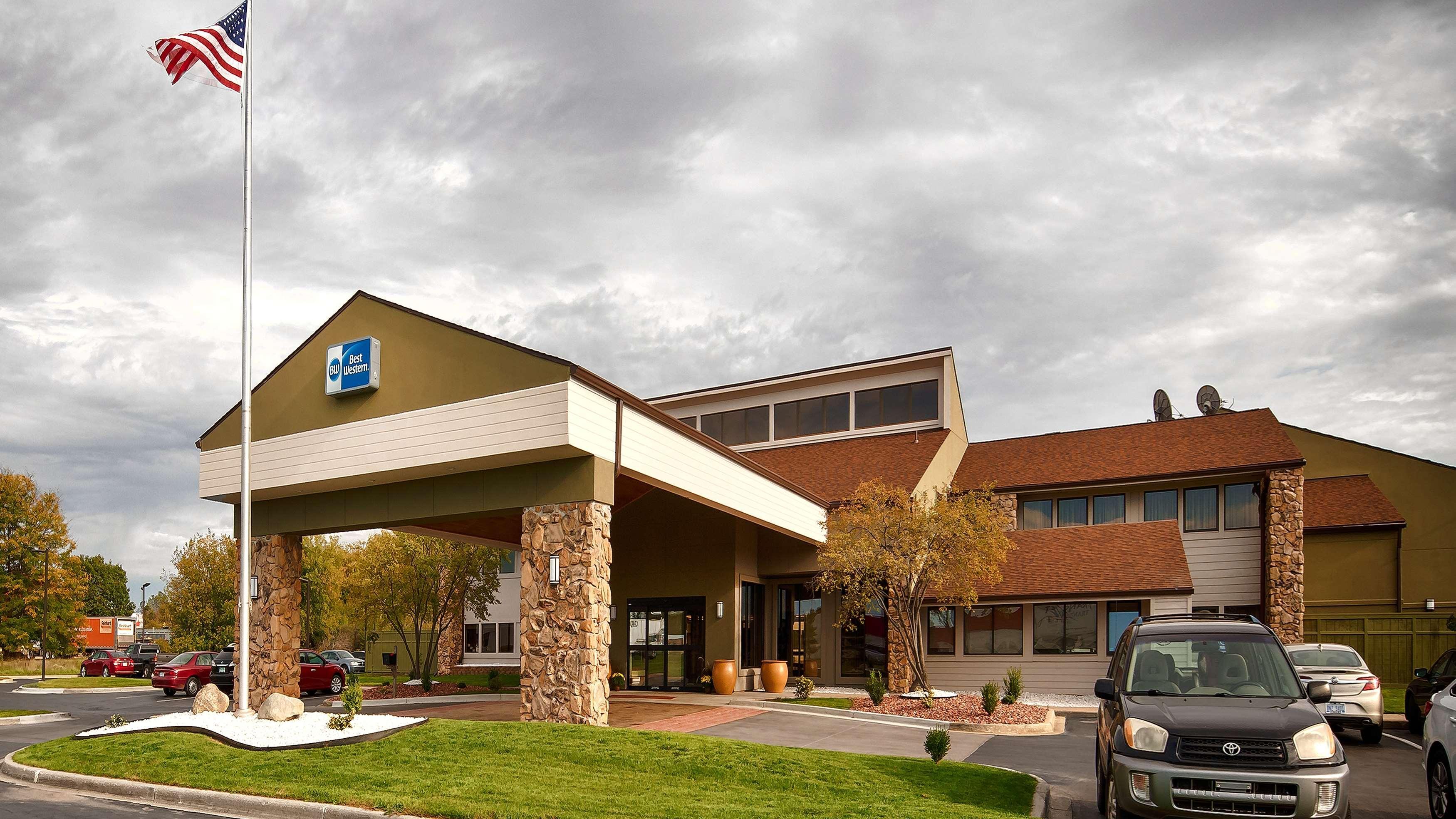 Crossroads Hotel & Event Center Fort Dodge Buitenkant foto